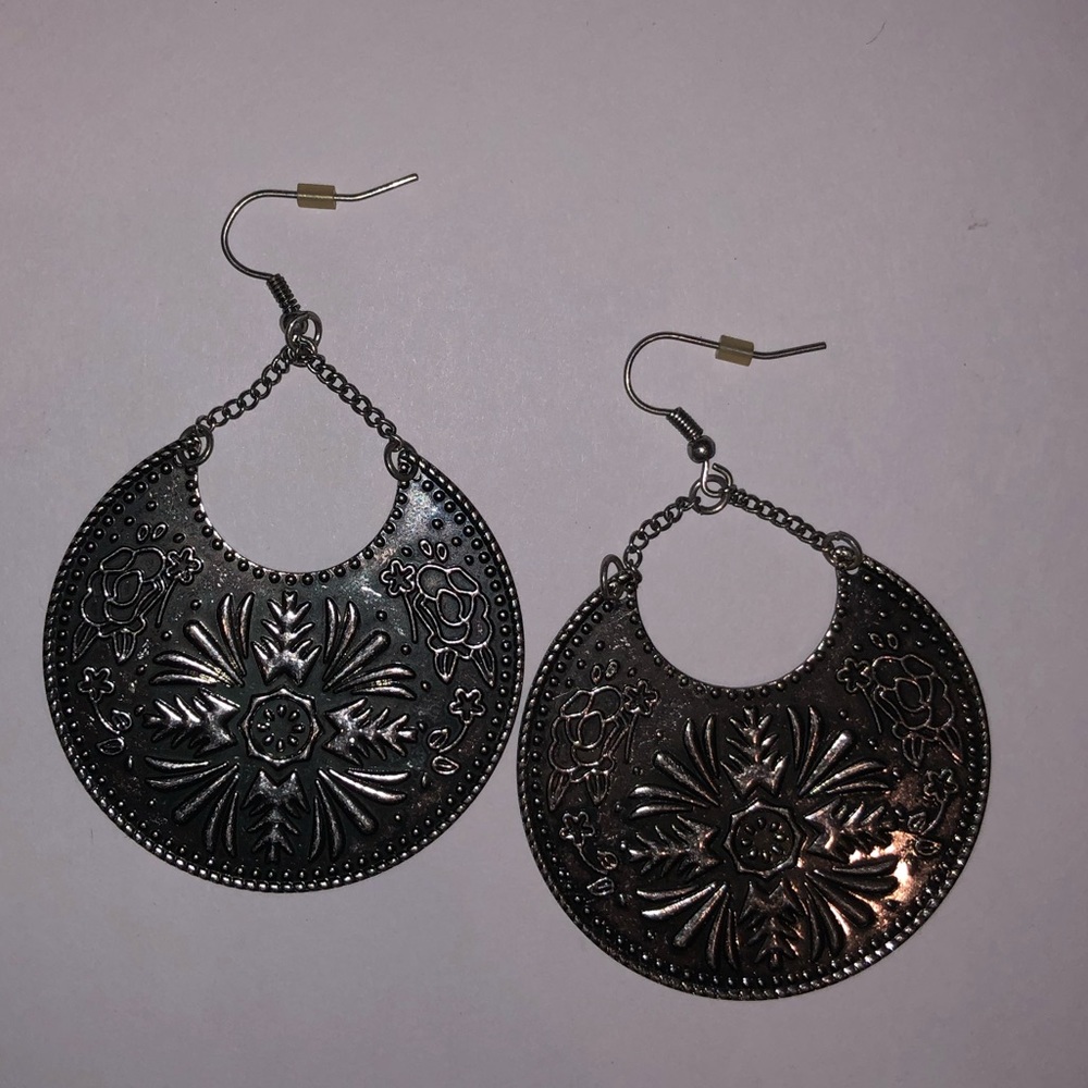 Jewelry: Large Floral Pattern Chandelier Earrings
